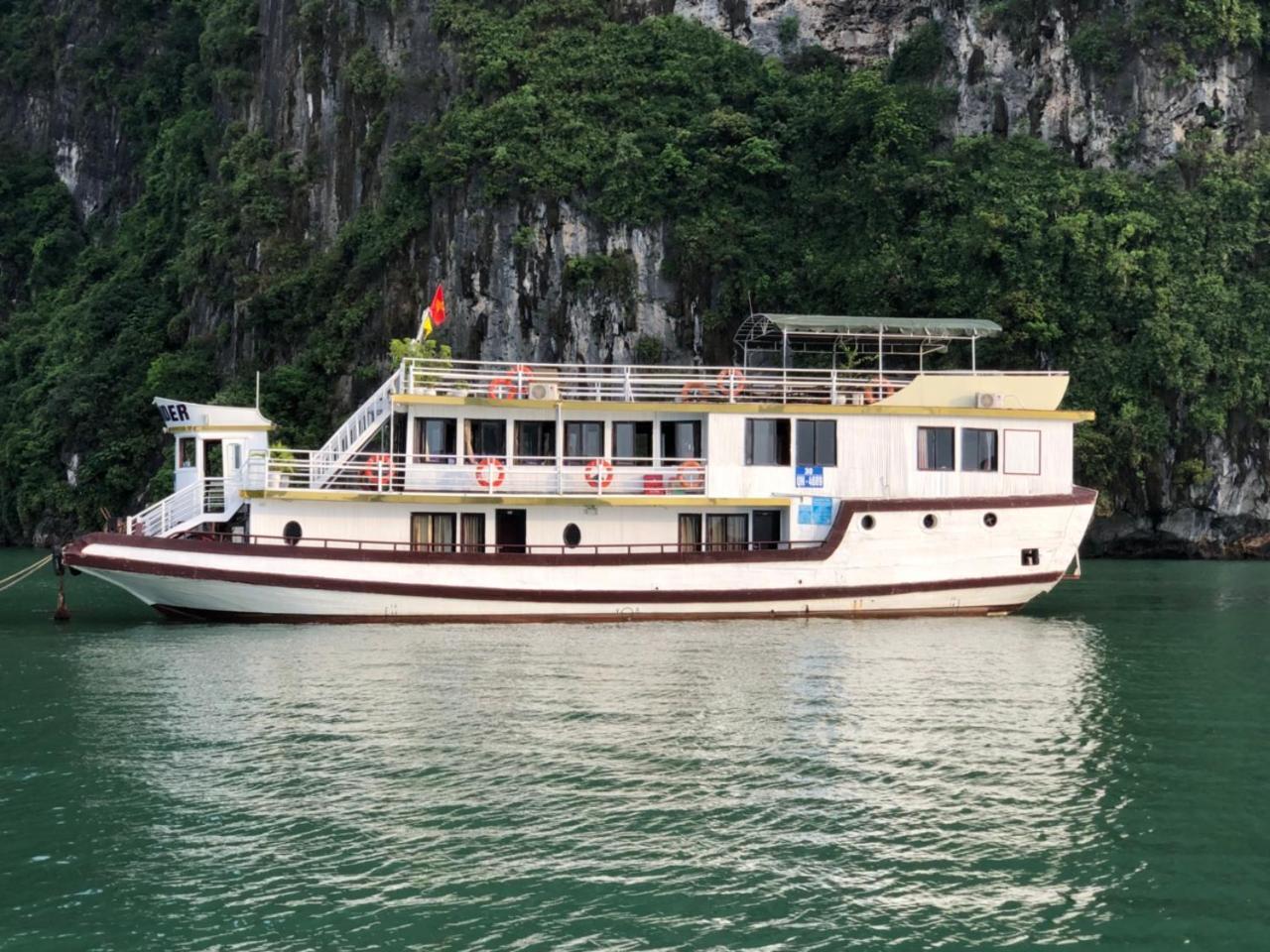 Готель Halong Lavender Cruises Халонг Екстер'єр фото